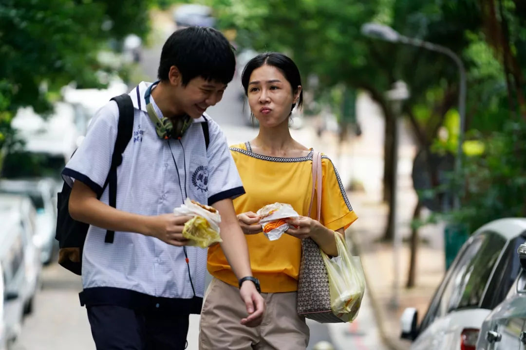 我的爸爸是个同性恋，他死后把钱都留给了男朋友