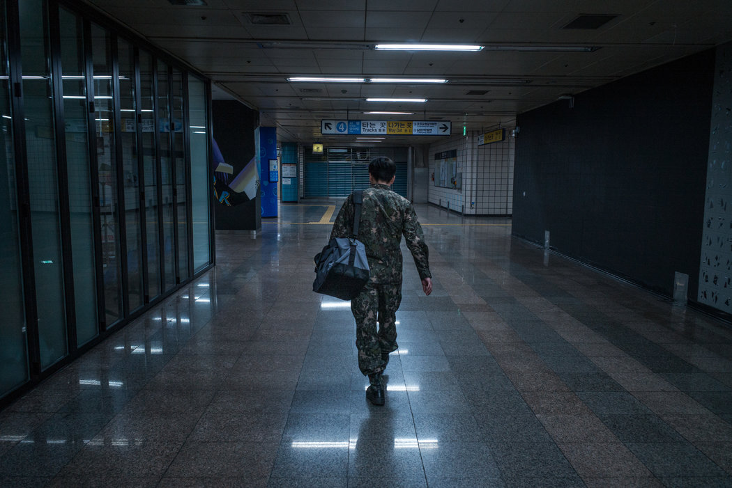 被欺凌、被虐待、被迫害：韩国军队中的同性恋
