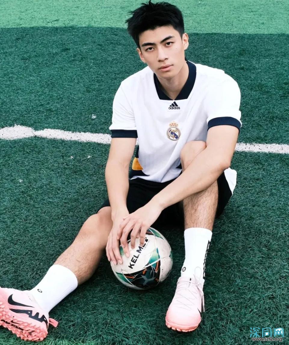 年度天菜帅哥榜Top15,总有让你心动的! 年度天菜帅哥榜Top15,总有让你心动的!