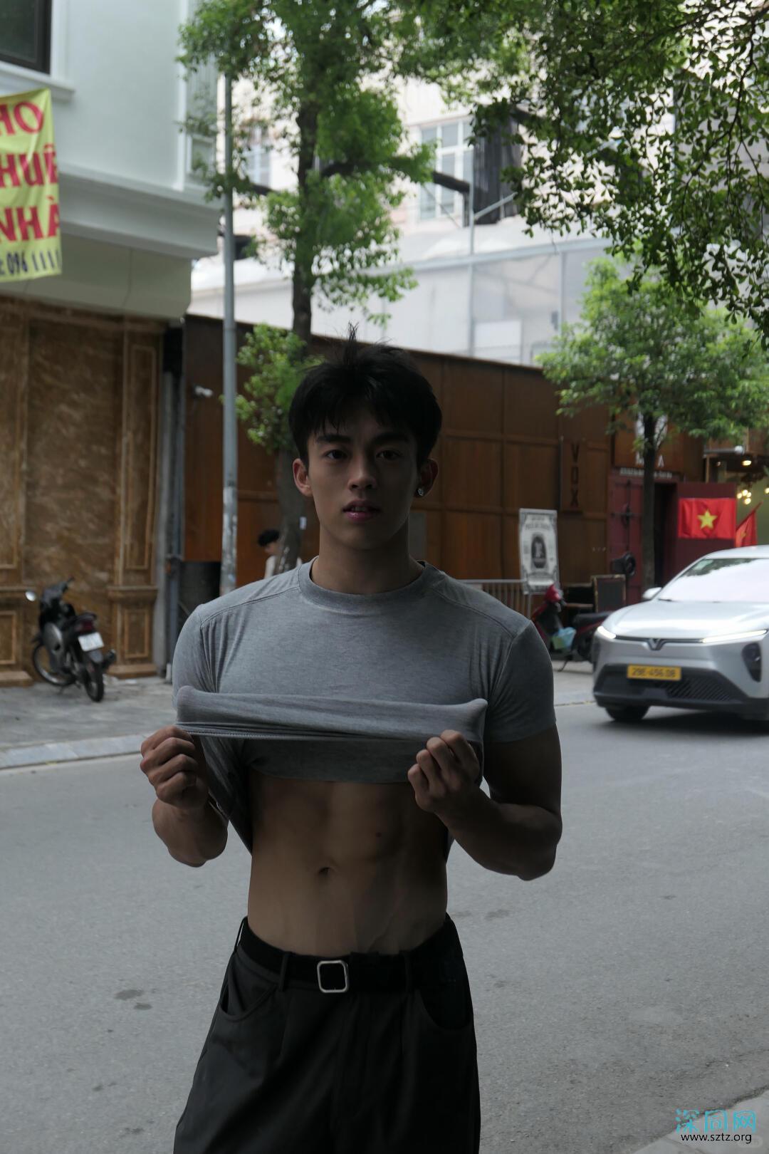 男大、私教、地陪，黑皮小哥他都是