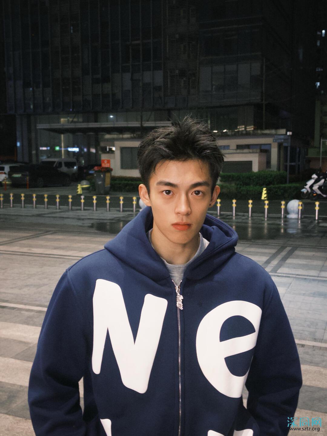 男大、私教、地陪，黑皮小哥他都是